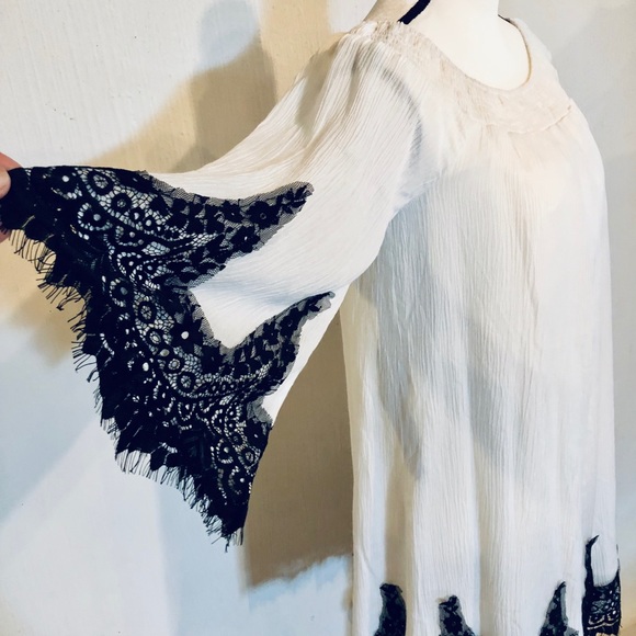 Women's dress - Picture 3 of 7